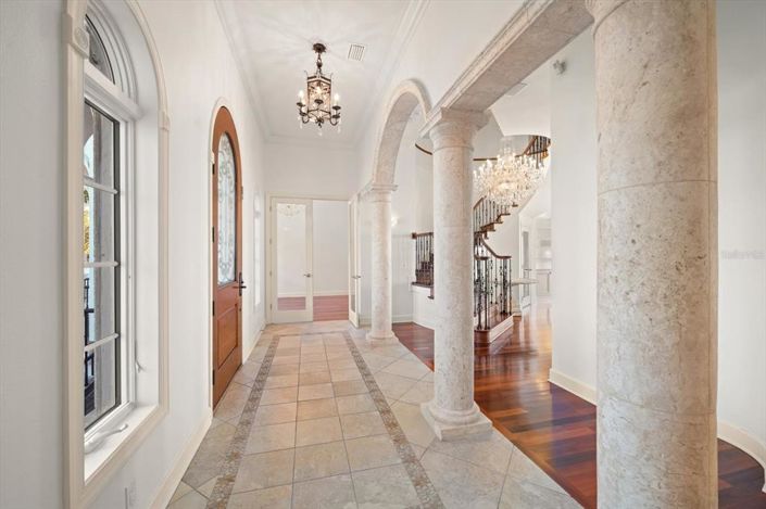 Image No.18-5 Bed Property for sale