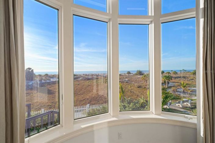 Image No.20-5 Bed Property for sale