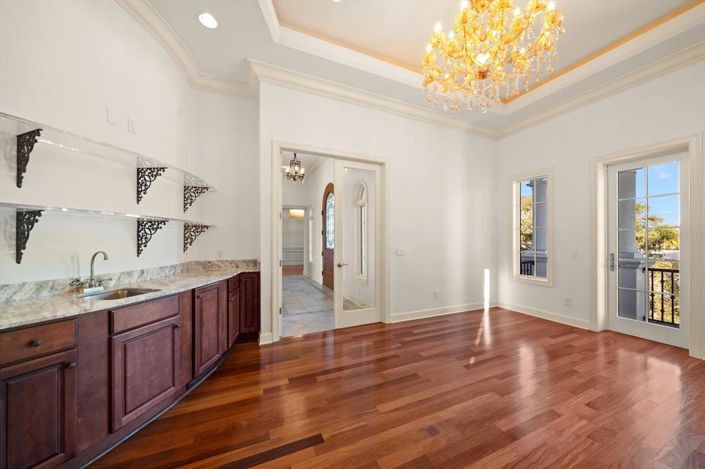 Image No.26-5 Bed Property for sale