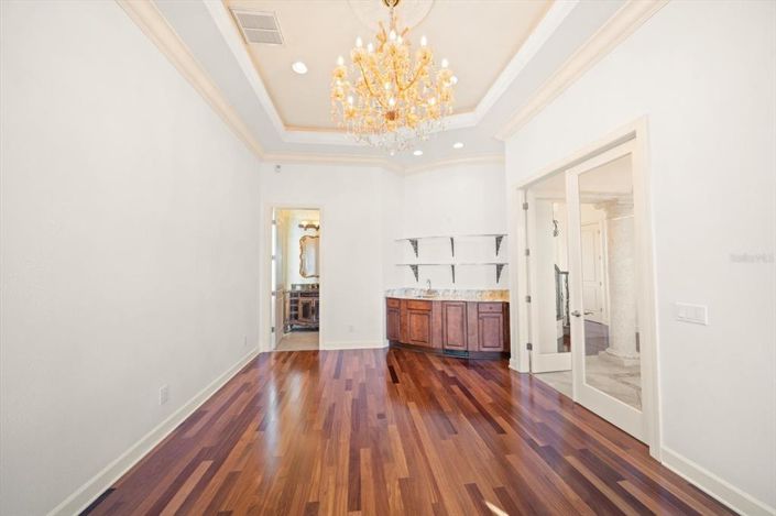 Image No.27-5 Bed Property for sale