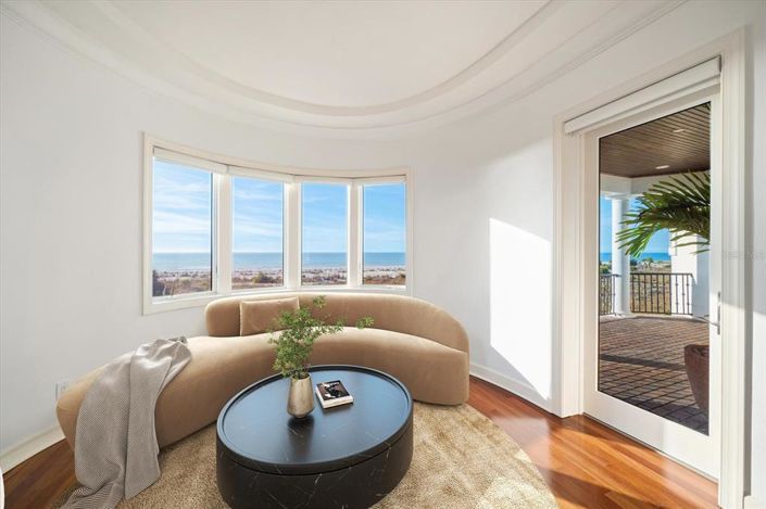 Image No.33-5 Bed Property for sale