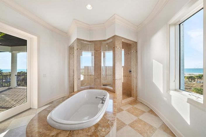 Image No.38-5 Bed Property for sale