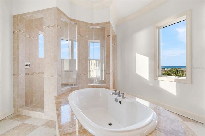 Image No.39-5 Bed Property for sale