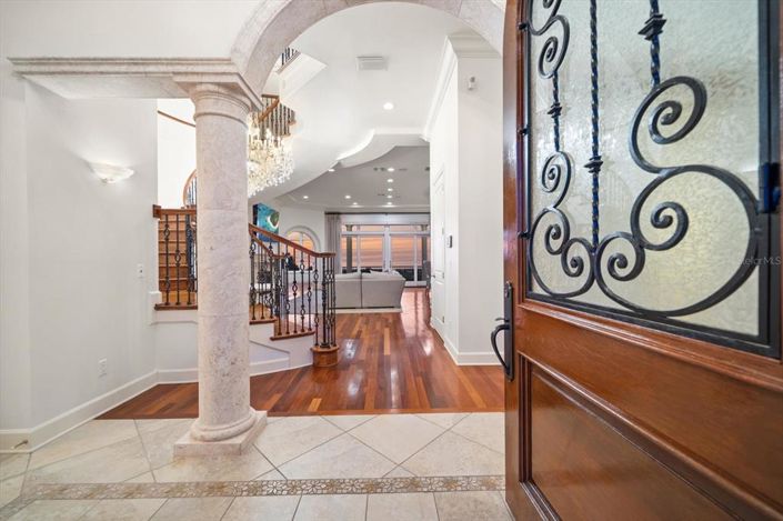 Image No.5-5 Bed Property for sale