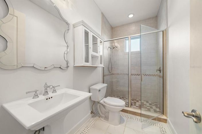 Image No.53-5 Bed Property for sale