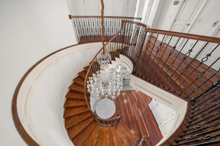 Image No.54-5 Bed Property for sale