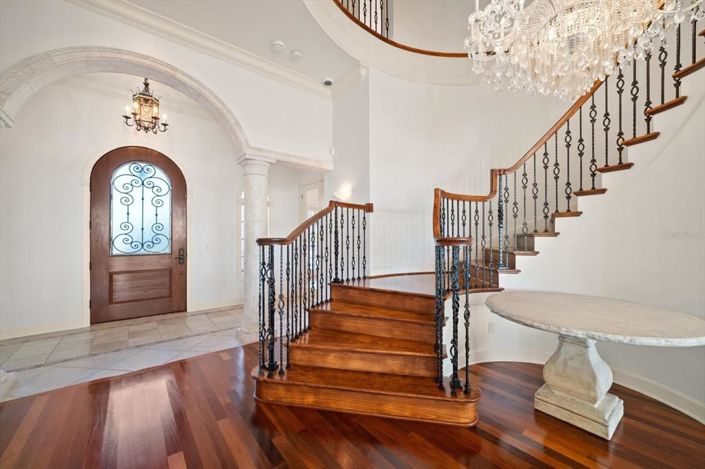 Image No.57-5 Bed Property for sale