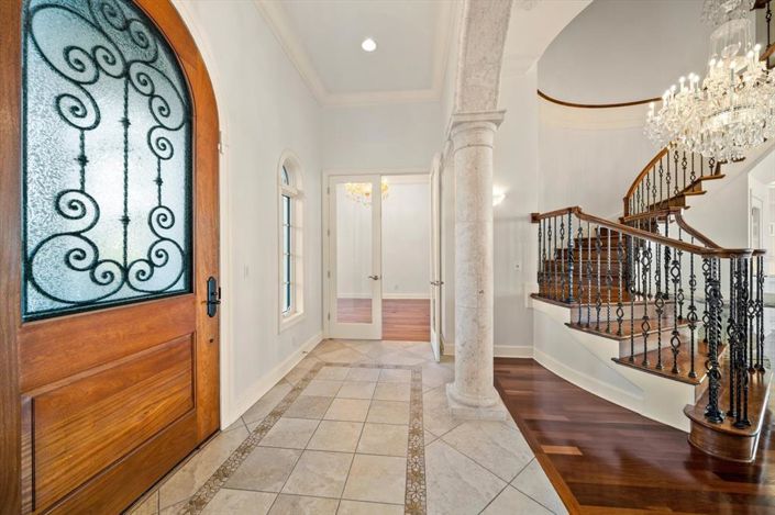 Image No.6-5 Bed Property for sale