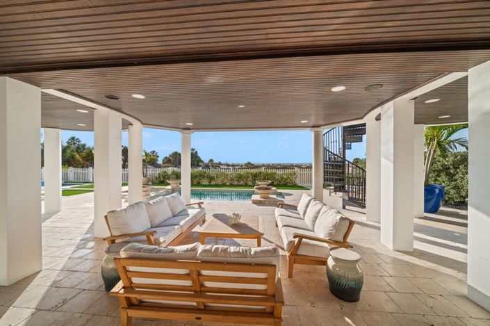 Image No.60-5 Bed Property for sale