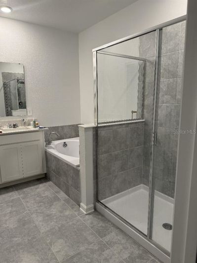 Image No.12-4 Bed Townhouse for sale