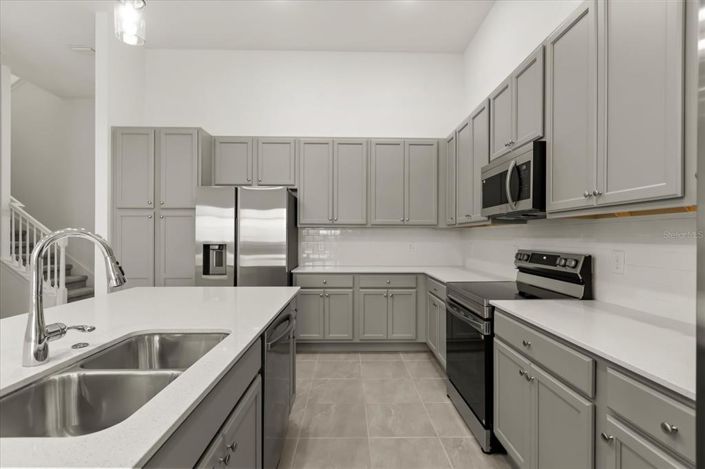 Image No.11-12 Bed Property for sale