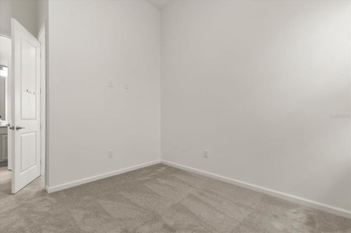 Image No.15-12 Bed Property for sale