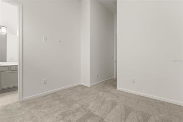 Image No.22-12 Bed Property for sale