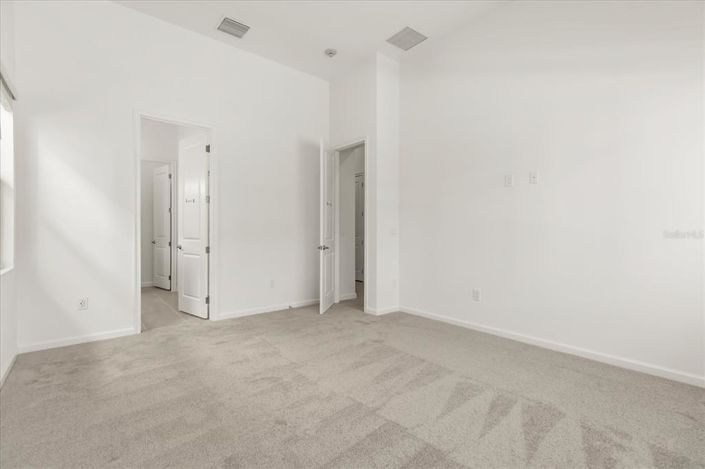 Image No.4-12 Bed Property for sale