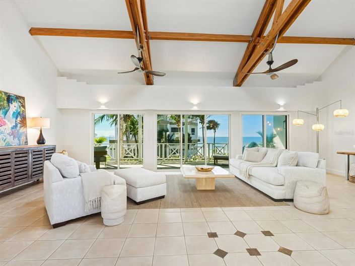 Image No.17-4 Bed Property for sale