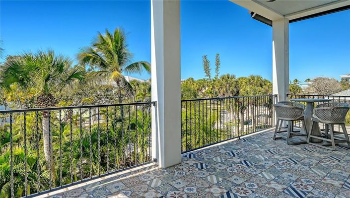 Image No.10-4 Bed Property for sale