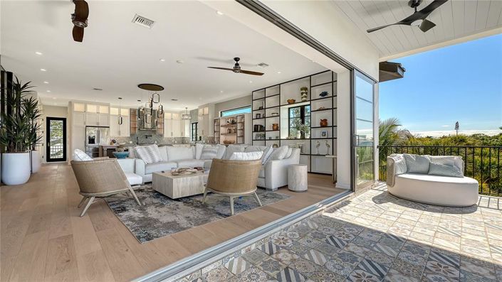 Image No.12-4 Bed Property for sale