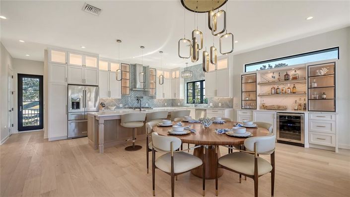 Image No.14-4 Bed Property for sale