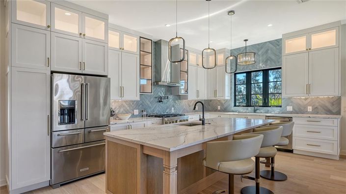 Image No.17-4 Bed Property for sale