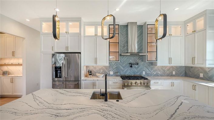 Image No.18-4 Bed Property for sale