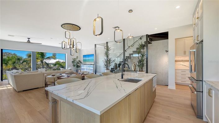 Image No.20-4 Bed Property for sale