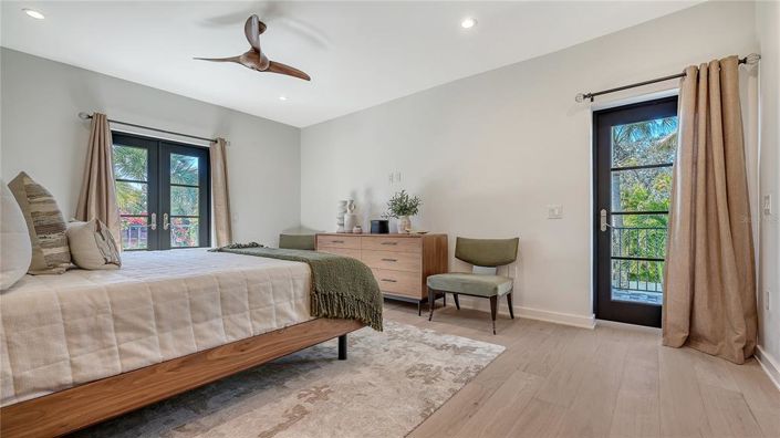 Image No.24-4 Bed Property for sale