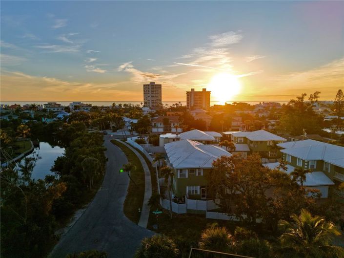 Image No.3-4 Bed Property for sale