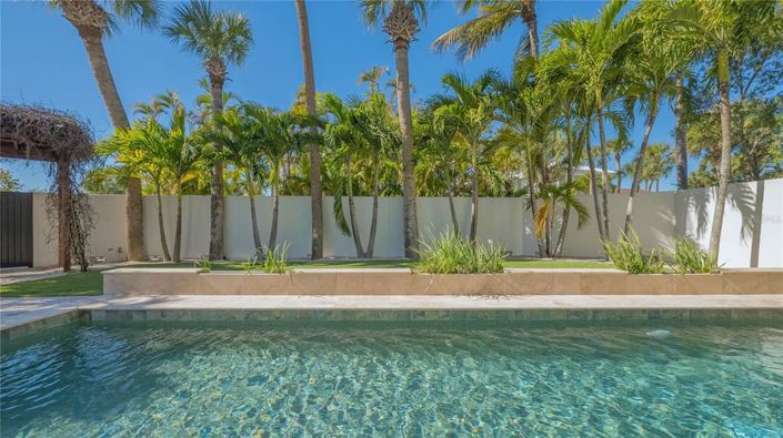 Image No.45-4 Bed Property for sale