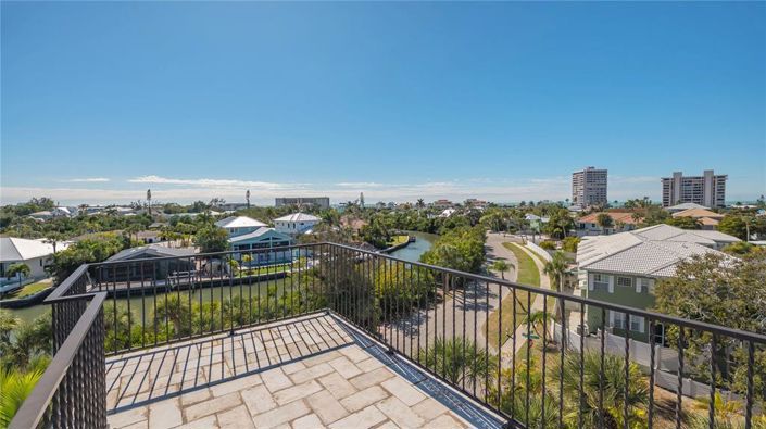 Image No.52-4 Bed Property for sale