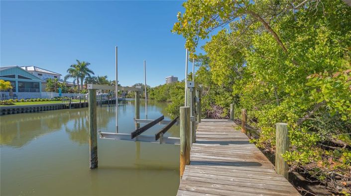 Image No.56-4 Bed Property for sale