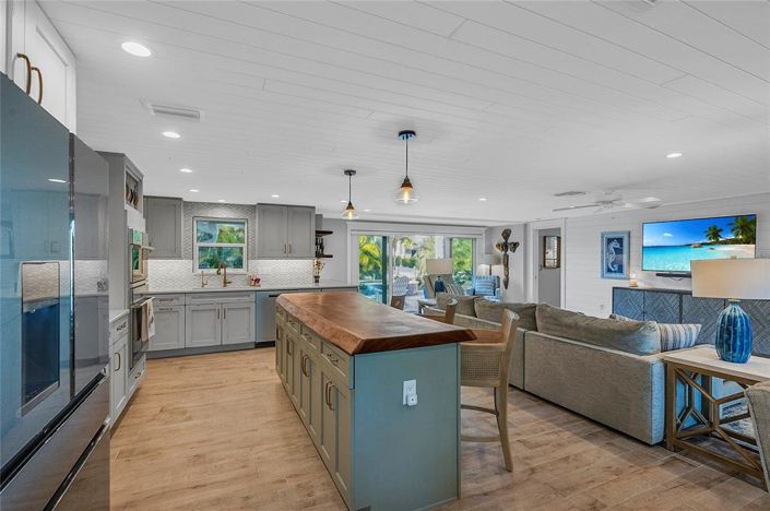 Image No.14-3 Bed Property for sale