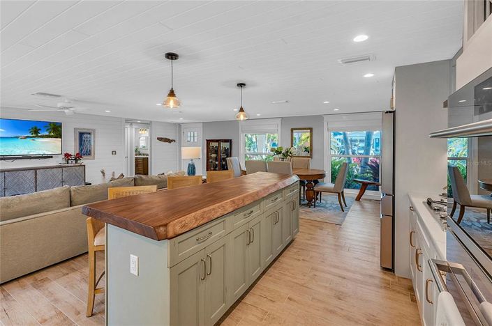 Image No.15-3 Bed Property for sale