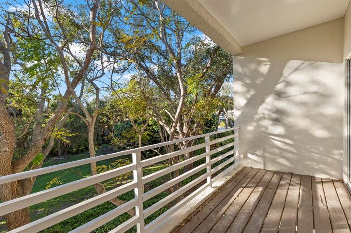 Image No.15-3 Bed Townhouse for sale