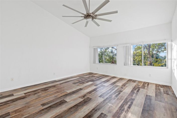 Image No.16-3 Bed Townhouse for sale