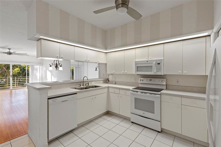 Image No.2-3 Bed Townhouse for sale