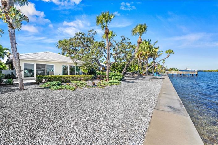 Image No.14-2 Bed Property for sale