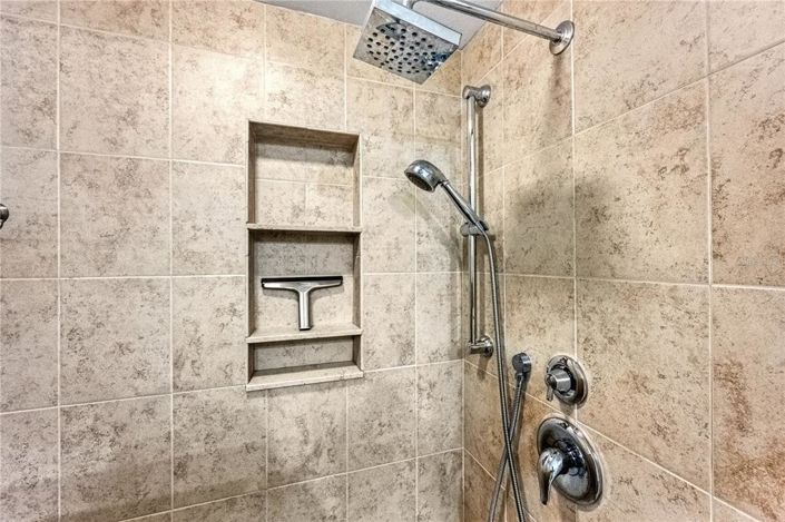 Image No.44-2 Bed Property for sale