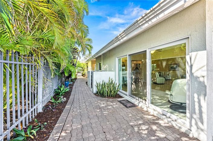 Image No.7-2 Bed Property for sale