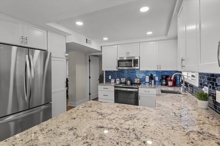 Image No.11-2 Bed Property for sale