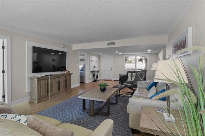 Image No.2-2 Bed Property for sale