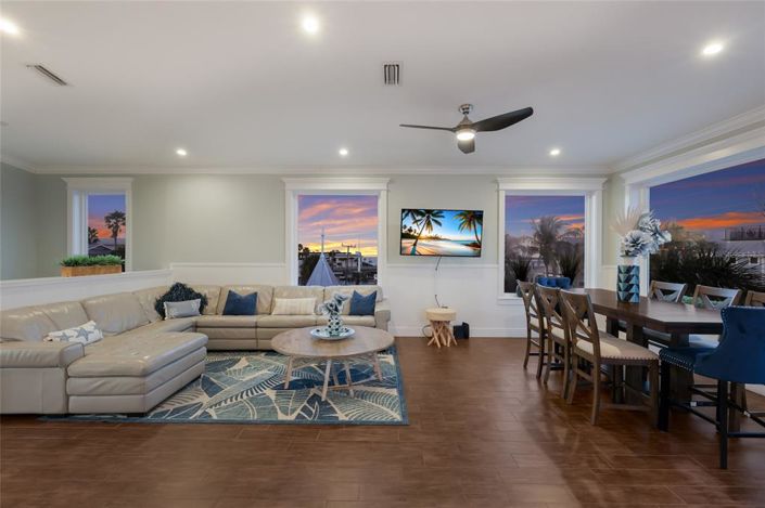 Image No.20-5 Bed Property for sale