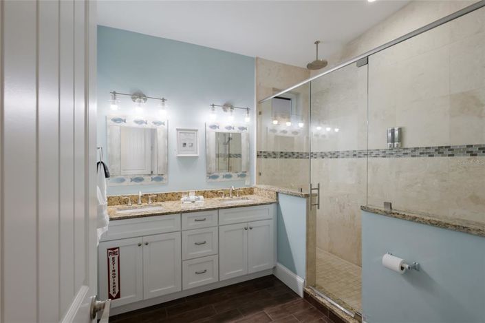 Image No.25-5 Bed Property for sale