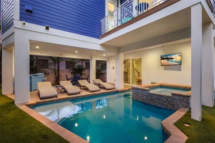 Image No.30-5 Bed Property for sale