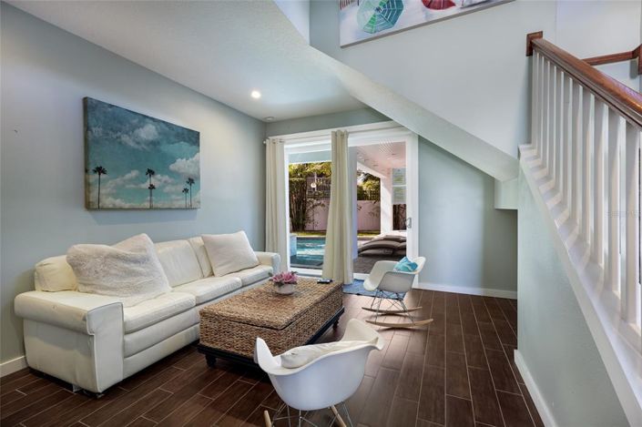 Image No.50-5 Bed Property for sale