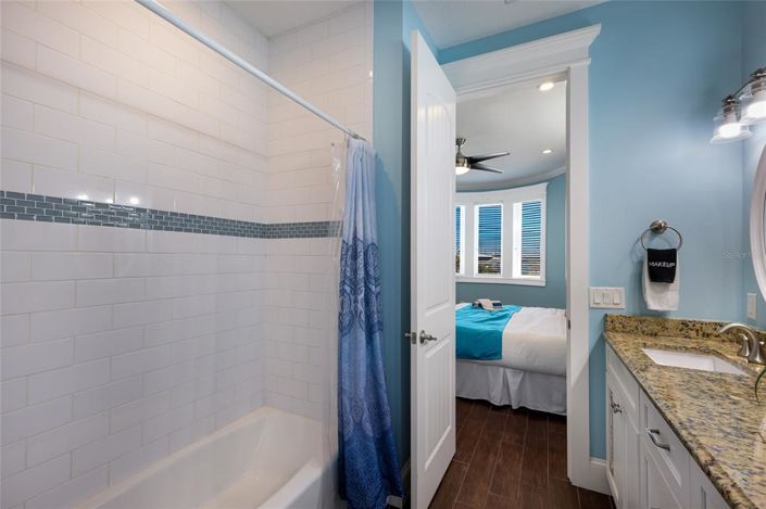 Image No.56-5 Bed Property for sale