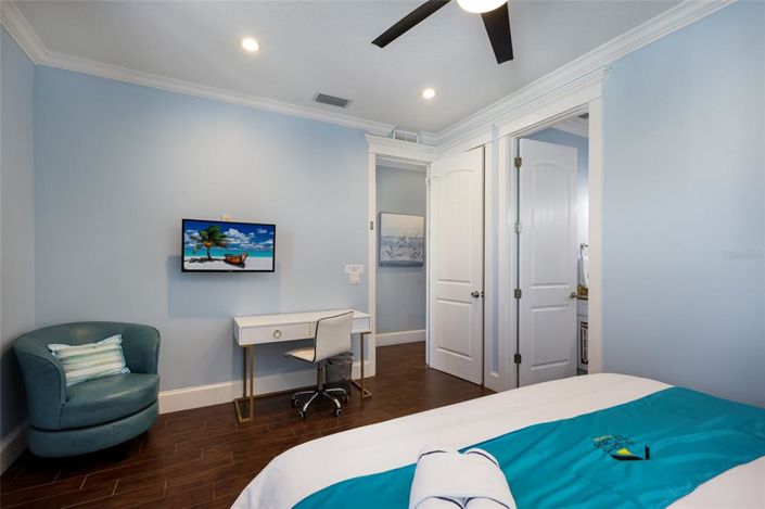 Image No.58-5 Bed Property for sale