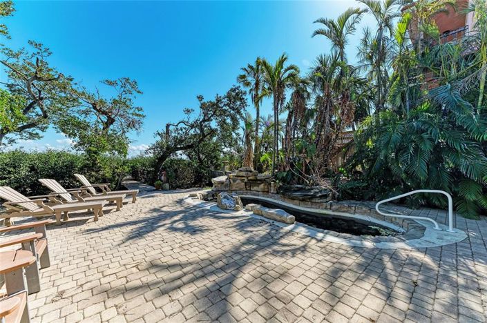 Image No.32-3 Bed Property for sale