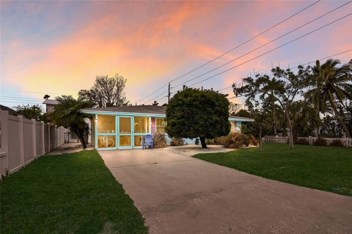 Image No.39-3 Bed Property for sale