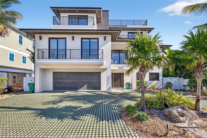 Image No.3-4 Bed Property for sale