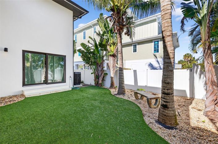 Image No.54-4 Bed Property for sale